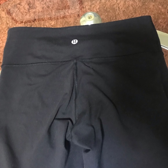 Lululemon black leggings. - Picture 6 of 7